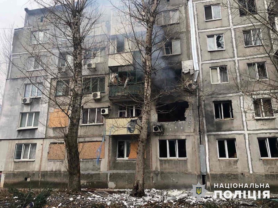 Окупанти обстріляли п’ять населених пунктів Донеччини. У поліції показали наслідки ударів