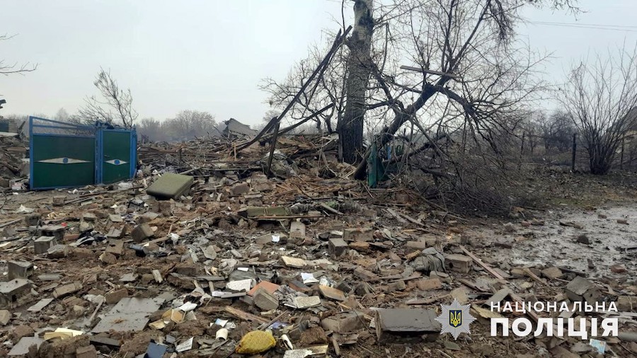 Окупанти обстріляли п’ять населених пунктів Донеччини, поранено одну людину. Опубліковано фото руйнувань