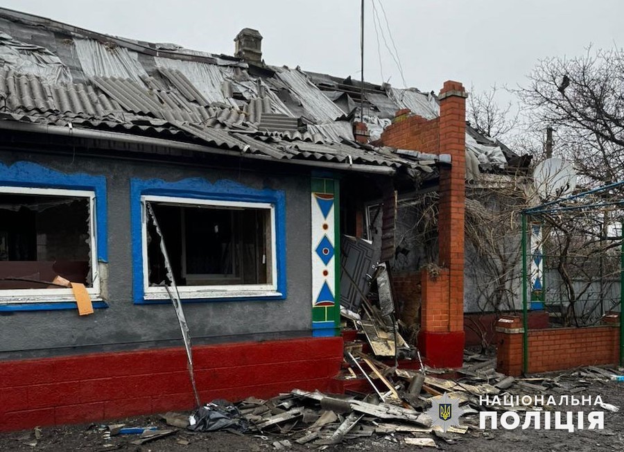 Окупанти обстріляли п’ять населених пунктів Донеччини, поранено одну людину. Опубліковано фото руйнувань
