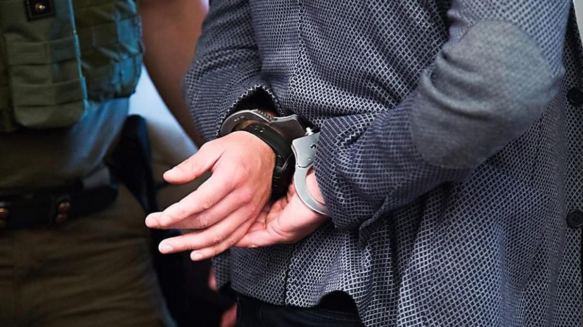 У Донецьку затримали колишнього &#8220;міністра&#8221; та його помічника, які розпилювали на метал заводи в Маріуполі