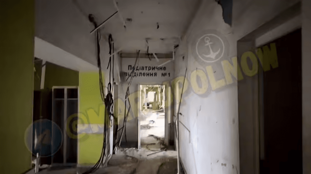 У мережі показали, як зараз виглядає знищений російським авіаударом пологовий будинок в окупованому Маріуполі