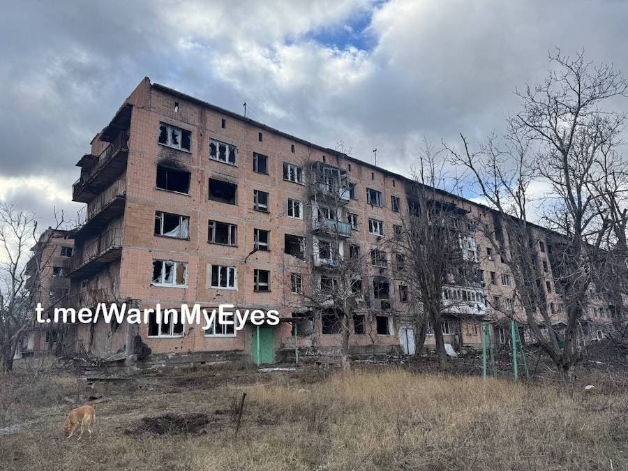 Окупанти показали фотографії з Красногорівки на Донеччині. Як зараз виглядає зруйноване місто