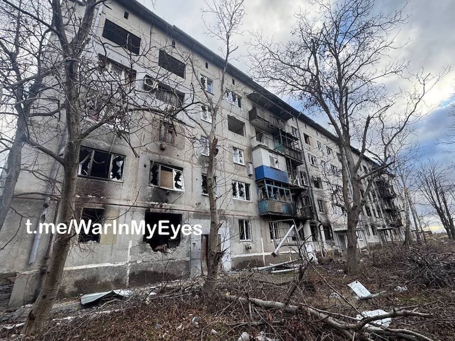 Окупанти показали фотографії з Красногорівки на Донеччині. Як зараз виглядає зруйноване місто