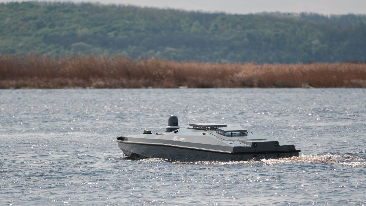 Вперше в історії повітряну ціль знищили з морського дрона. Опубліковане відео та радіоперехоплення росіян