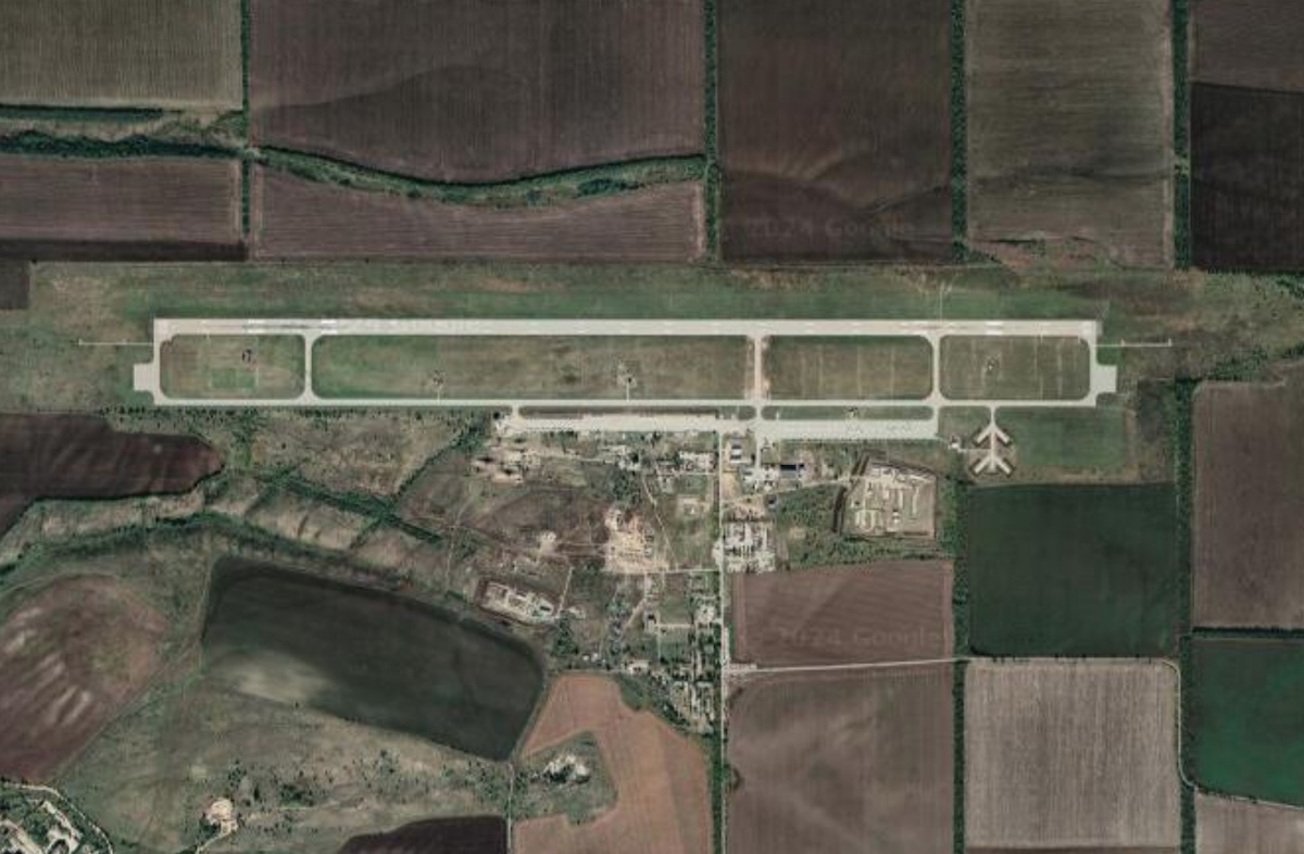 Учора ввечері українські БПЛА атакували Міллерово Ростовської області, де розташований аеродром армії РФ. Опубліковано відео