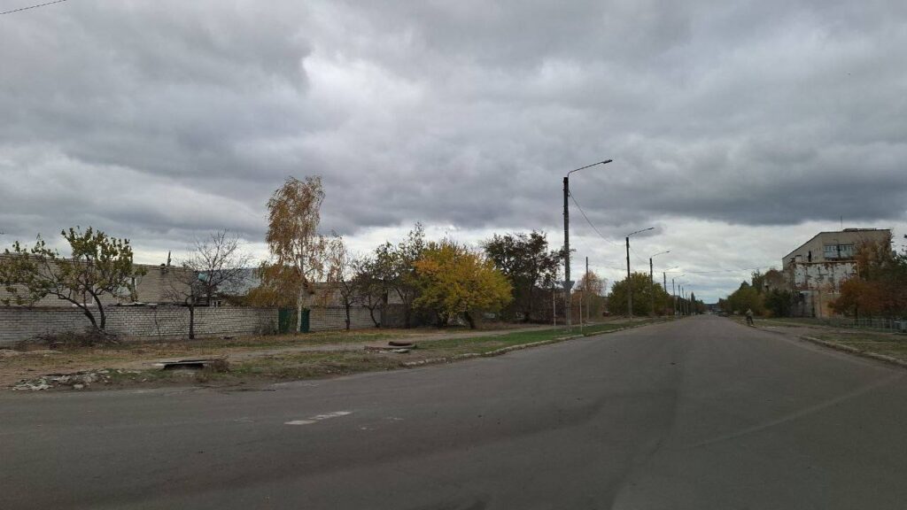 У Рубіжному показали, як окупанти знесли половину багатоповерхівки