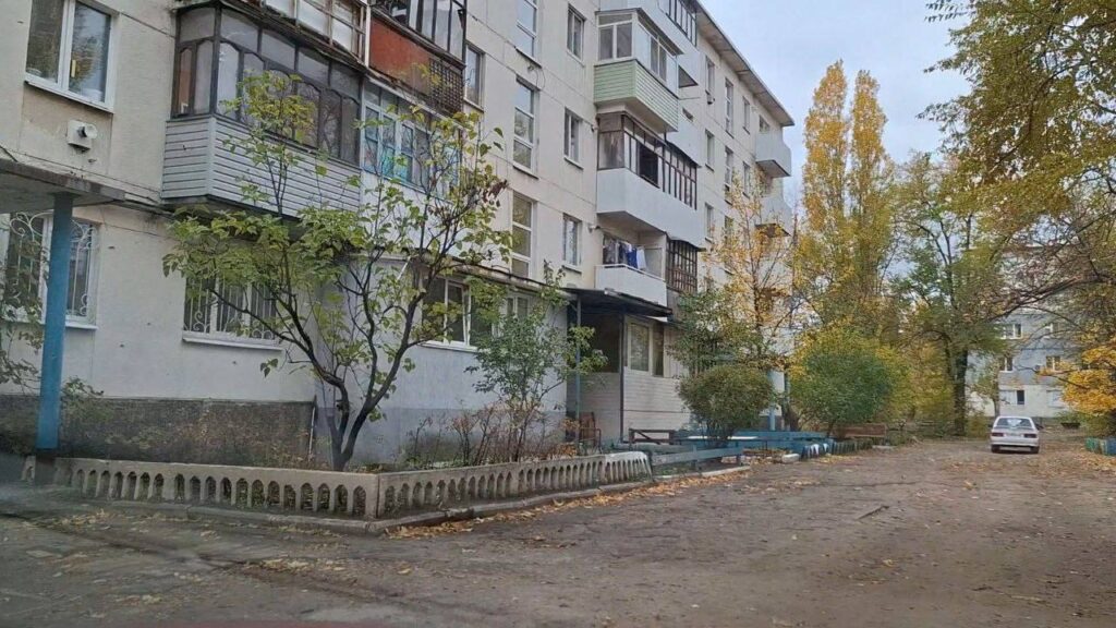 У Рубіжному показали, як окупанти знесли половину багатоповерхівки