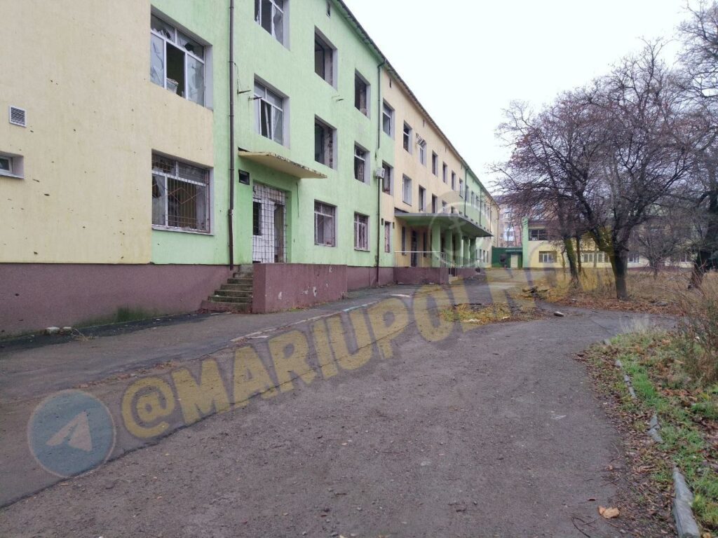 У мережі показали, як зараз виглядає знищений російським авіаударом пологовий будинок в окупованому Маріуполі