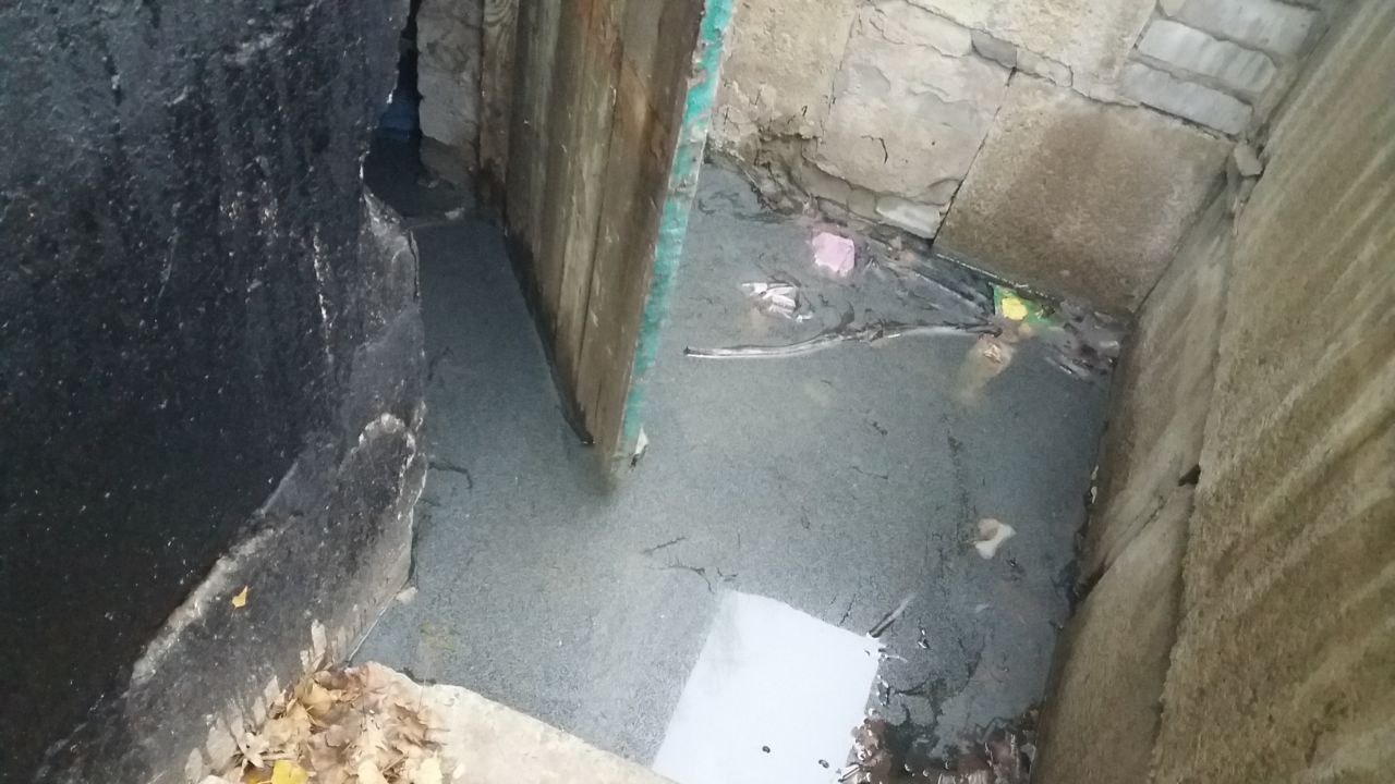 У Луганській області будинки руйнуються через затоплення підвалів