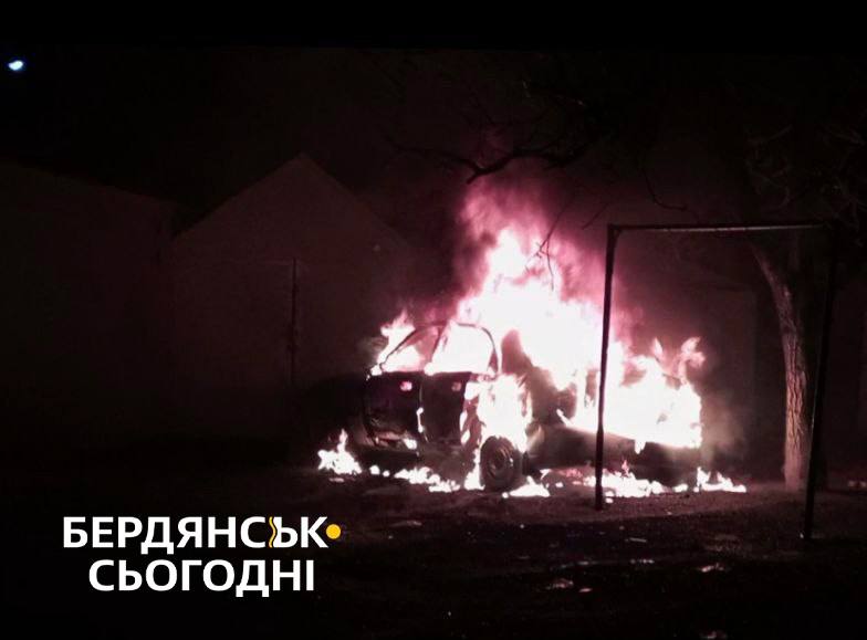 В Бердянську вибухнуло авто голови окупаційної ради міста. Опубліковані фото