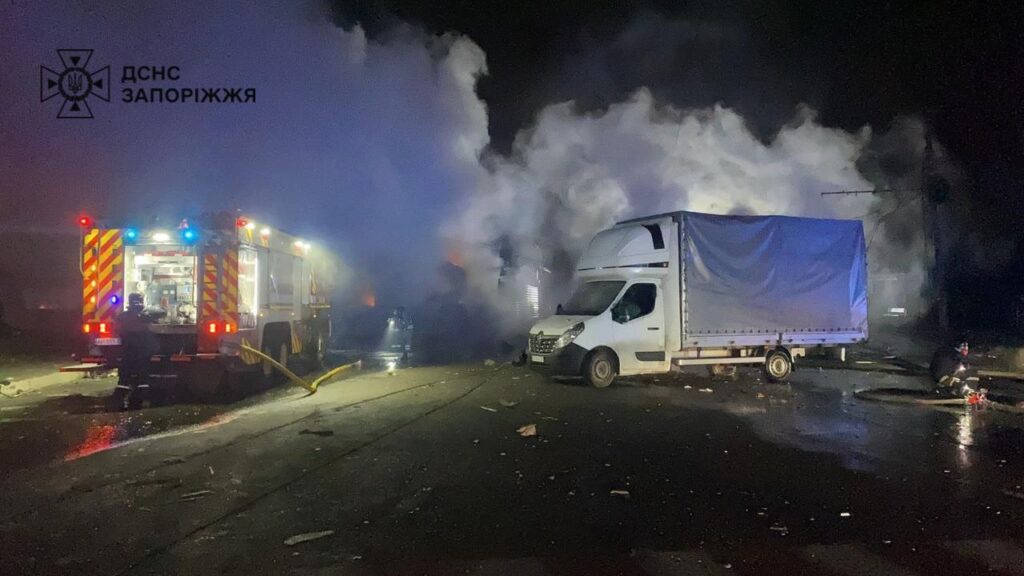 У Запоріжжі показали фото наслідків російського удару. Відомо про 9 загиблих