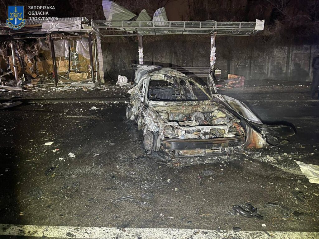 У Запоріжжі показали фото наслідків російського удару. Відомо про 9 загиблих