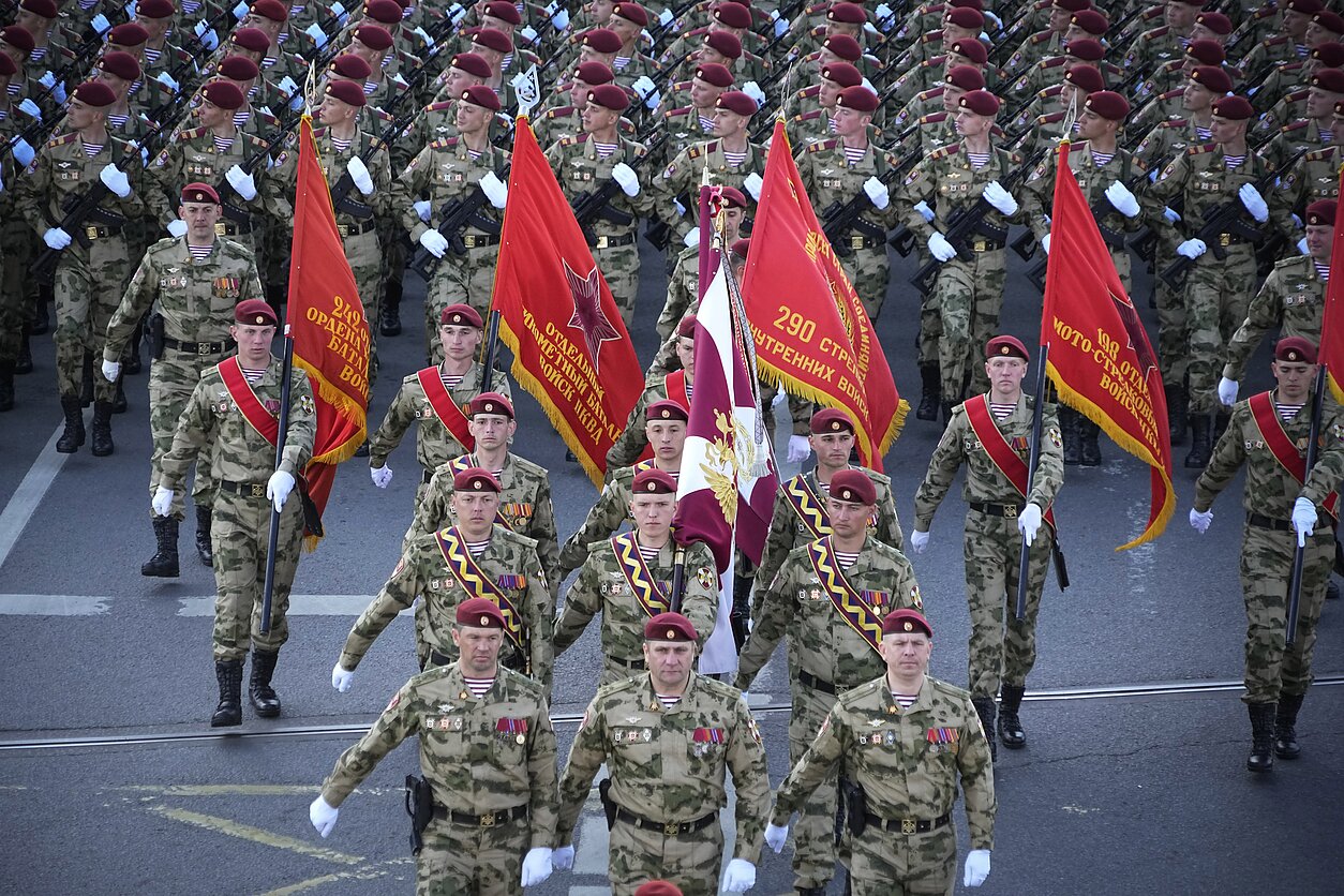 Депутат держдуми РФ запропонував провести “паради перемоги” у окупованих Луганську та Донецьку