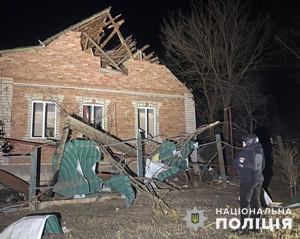 Семеро мирних жителів були поранені внаслідок російських атак по Донеччині, – поліція