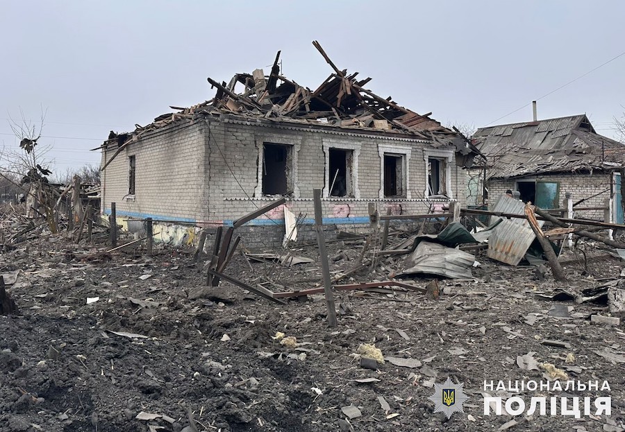 У поліції показали наслідки вчорашніх російських обстрілів Донеччини, жертвами яких стали п’ятеро людей