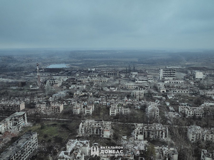 Не видно жодного вцілілого будинку. Опубліковано свіжі фотографії з Часового Яру