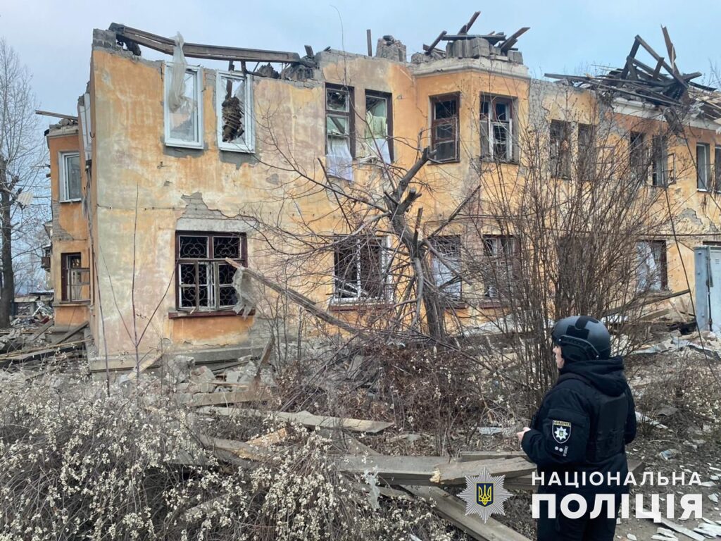 Внаслідок атаки росіян по Покровську загинула жінка. Поліцейські розповіли про обстріли Донеччини за минулу добу