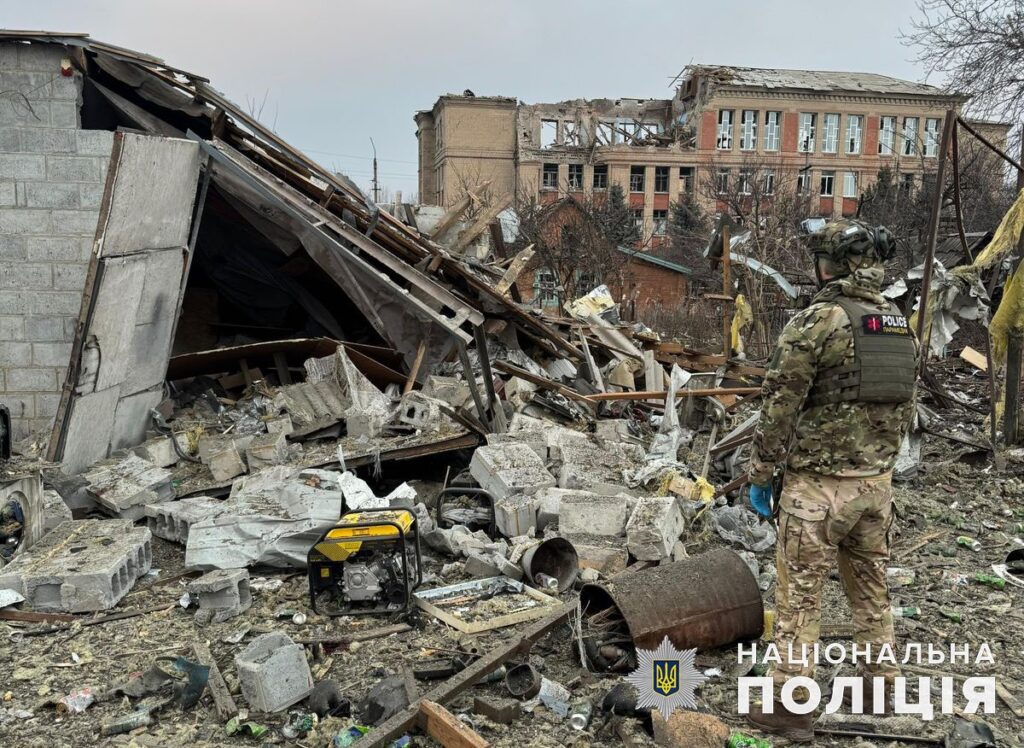 Внаслідок атаки росіян по Покровську загинула жінка. Поліцейські розповіли про обстріли Донеччини за минулу добу