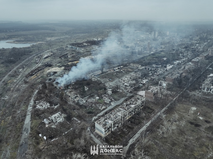 Не видно жодного вцілілого будинку. Опубліковано свіжі фотографії з Часового Яру