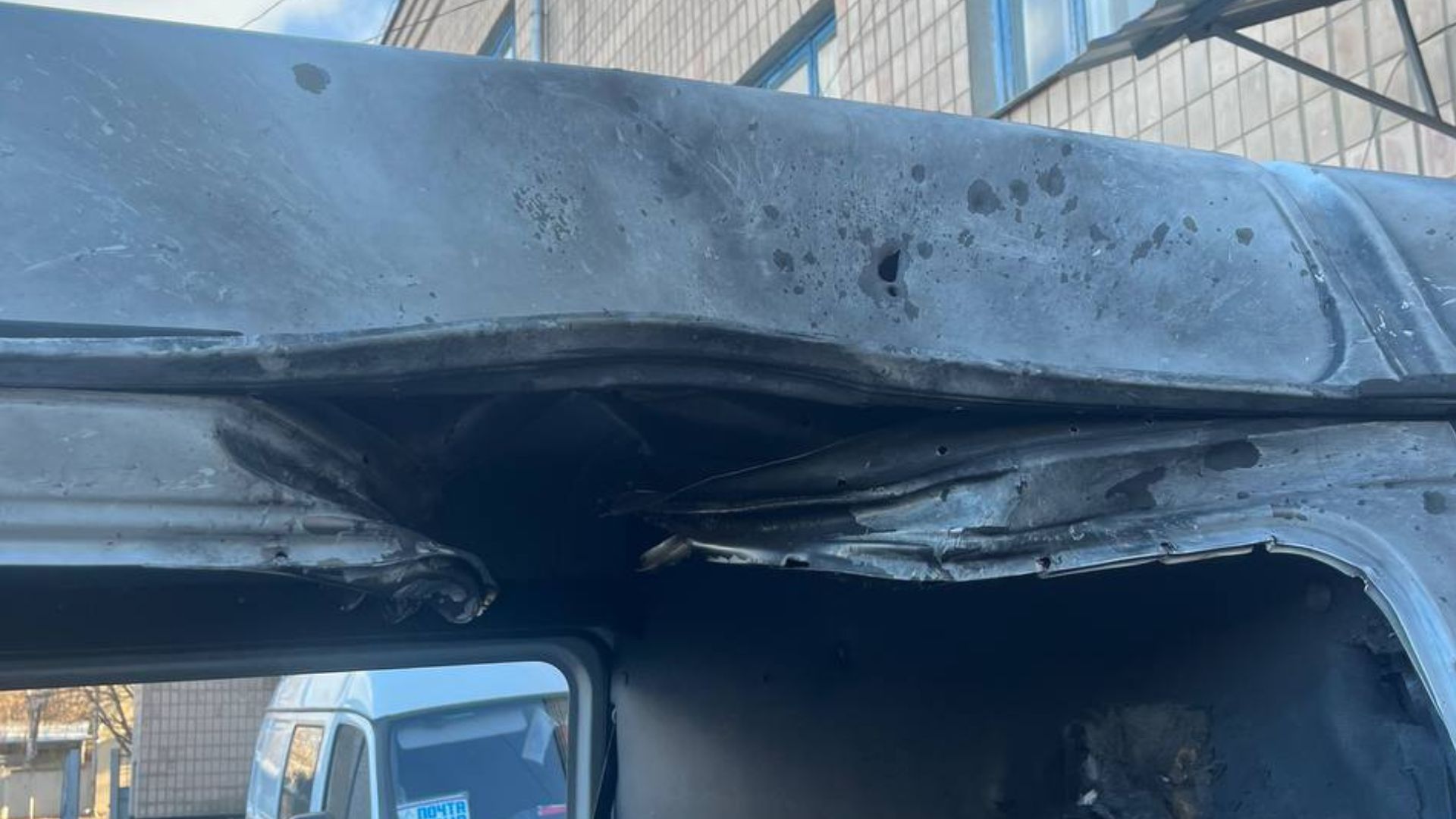 У Луганську заявили про потрапляння дрона в автомобіль листонош