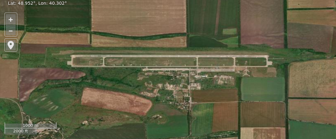 У Росії скаржаться на атаку дронів на Міллерово та Таганрог й показують відео вибухів