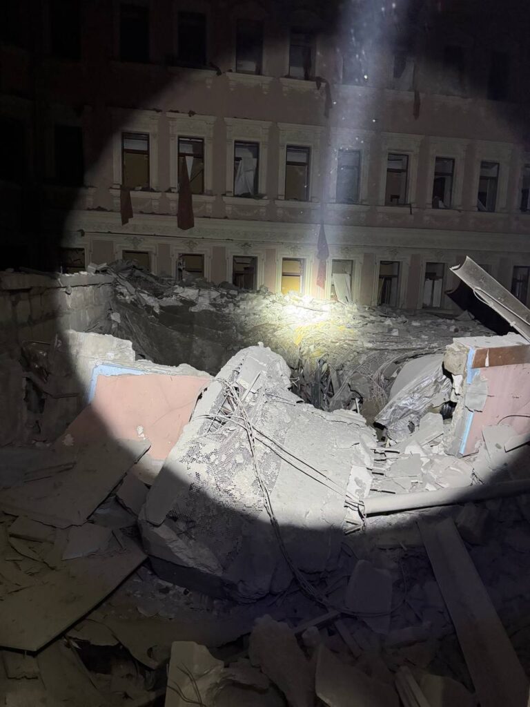 Росія вдарила “Іскандерами” по історичному центрі Одеси. Опубліковані фото наслідків