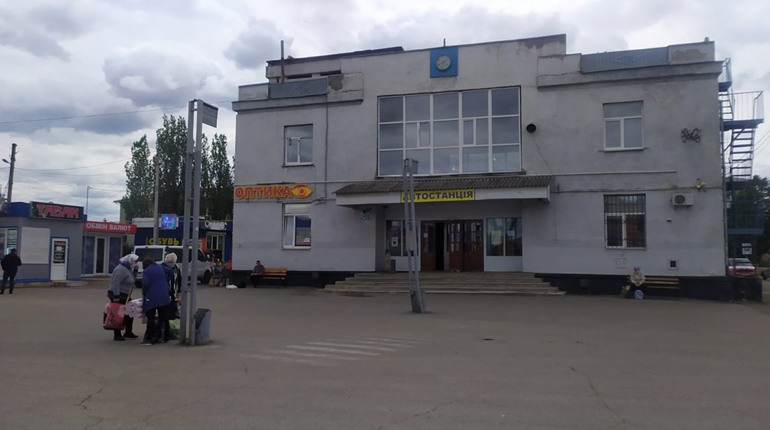 Окупанти на Старобільщині скасували приміські автобуси і пропонують їздити на таксі