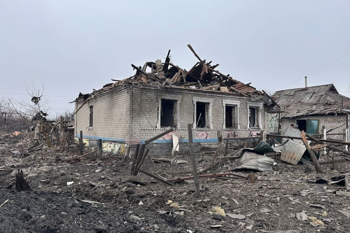 Одна людина загинула, ще четверо — поранені: окупанти за добу 16 разів обстріляли населені пункти Донеччини