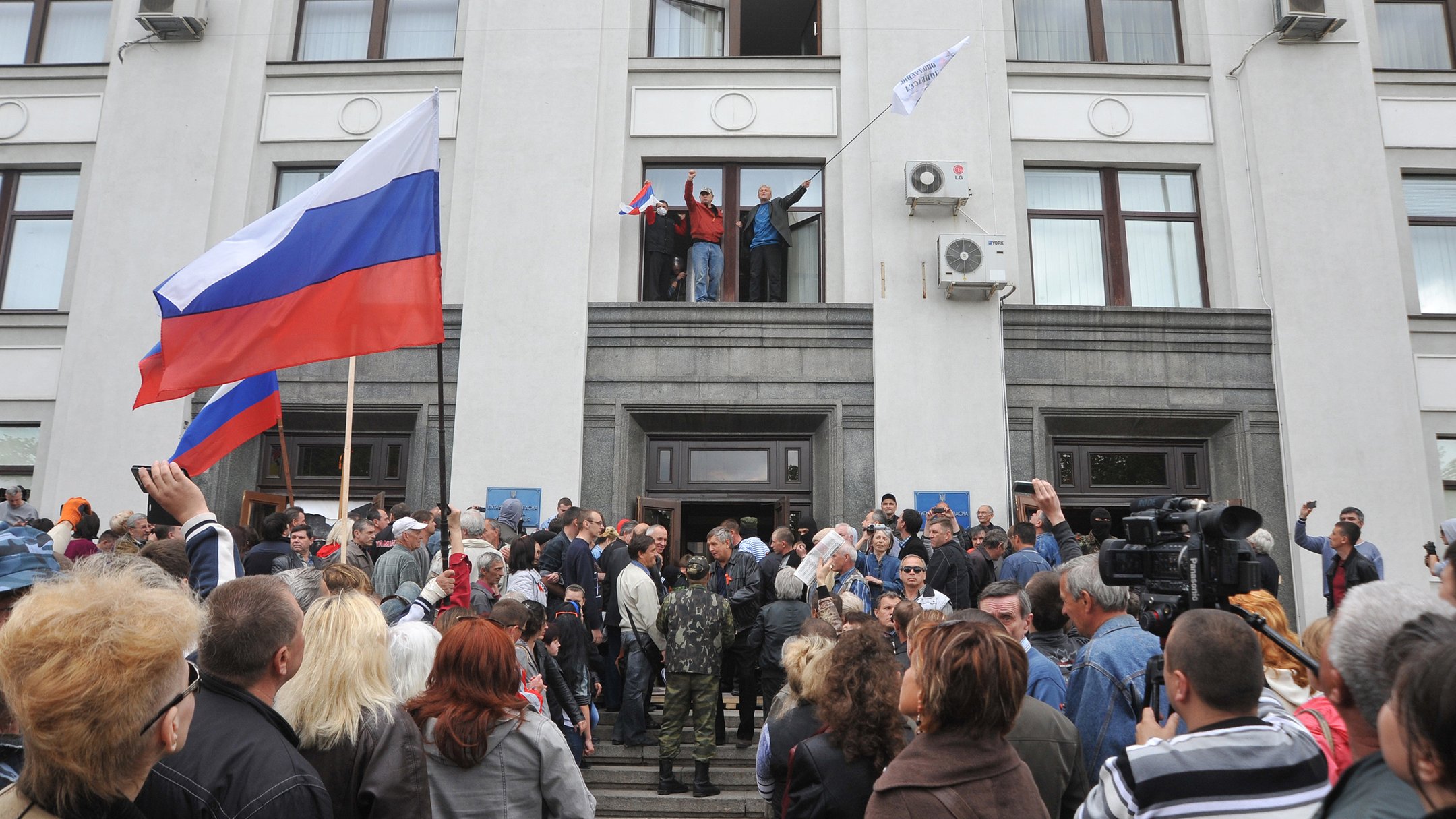 Сепаратисту Лі Вон Чолю, який вивісив російський прапор над Луганською ОДА, посадили у вʼязницю