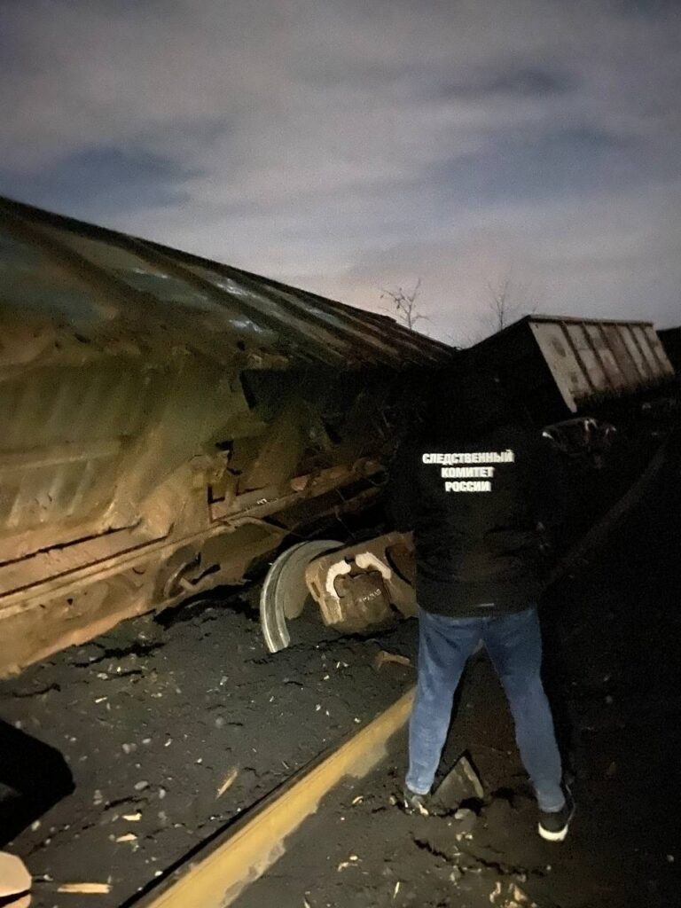 На окупованій Луганщині зійшли з рейок 7 вагонів вантажного потягу