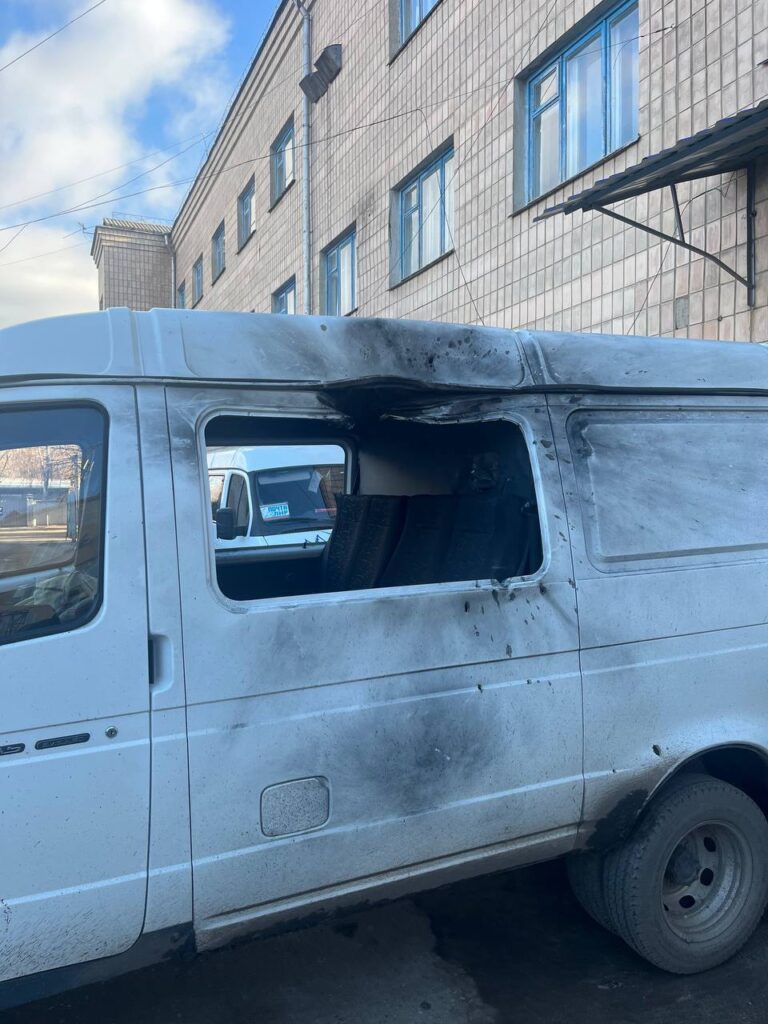 У Луганську заявили про потрапляння дрона в автомобіль листонош