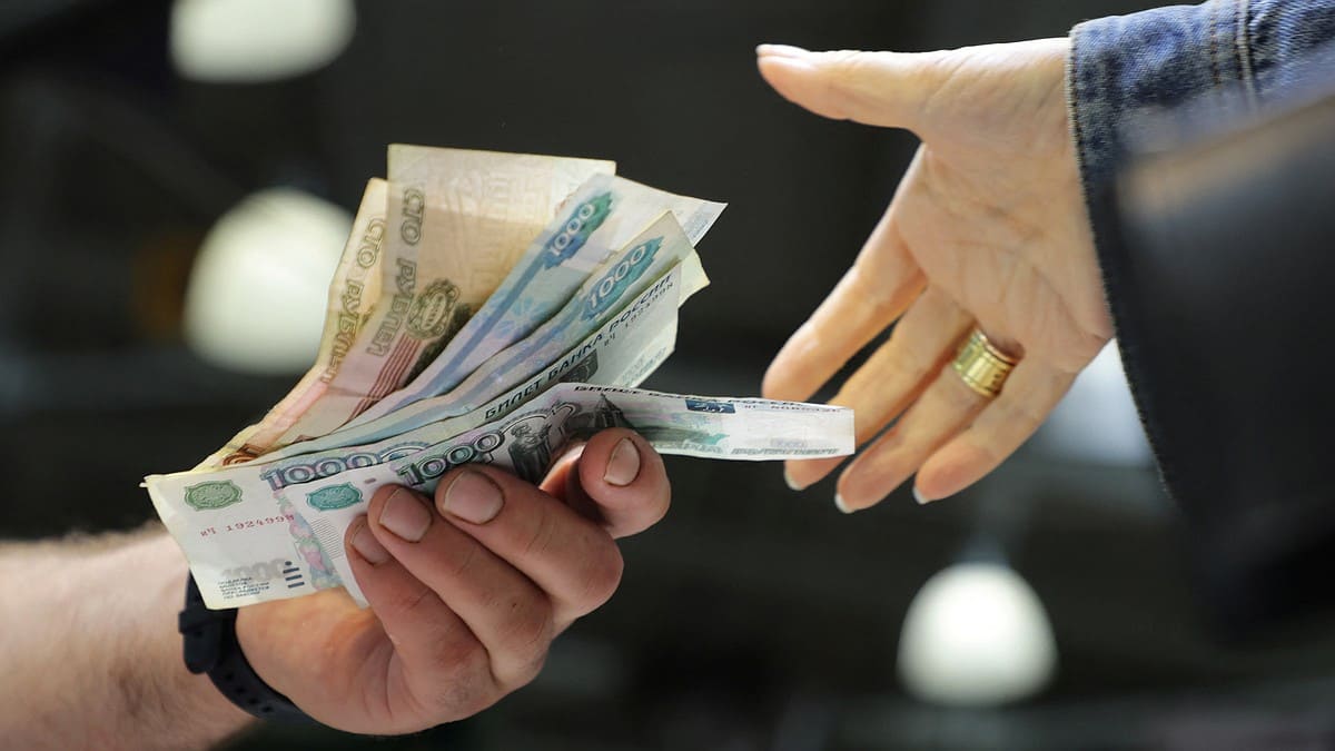 Окупанти використовують захоплені українські території для відмивання грошей російських еліт, — Жовта Стрічка