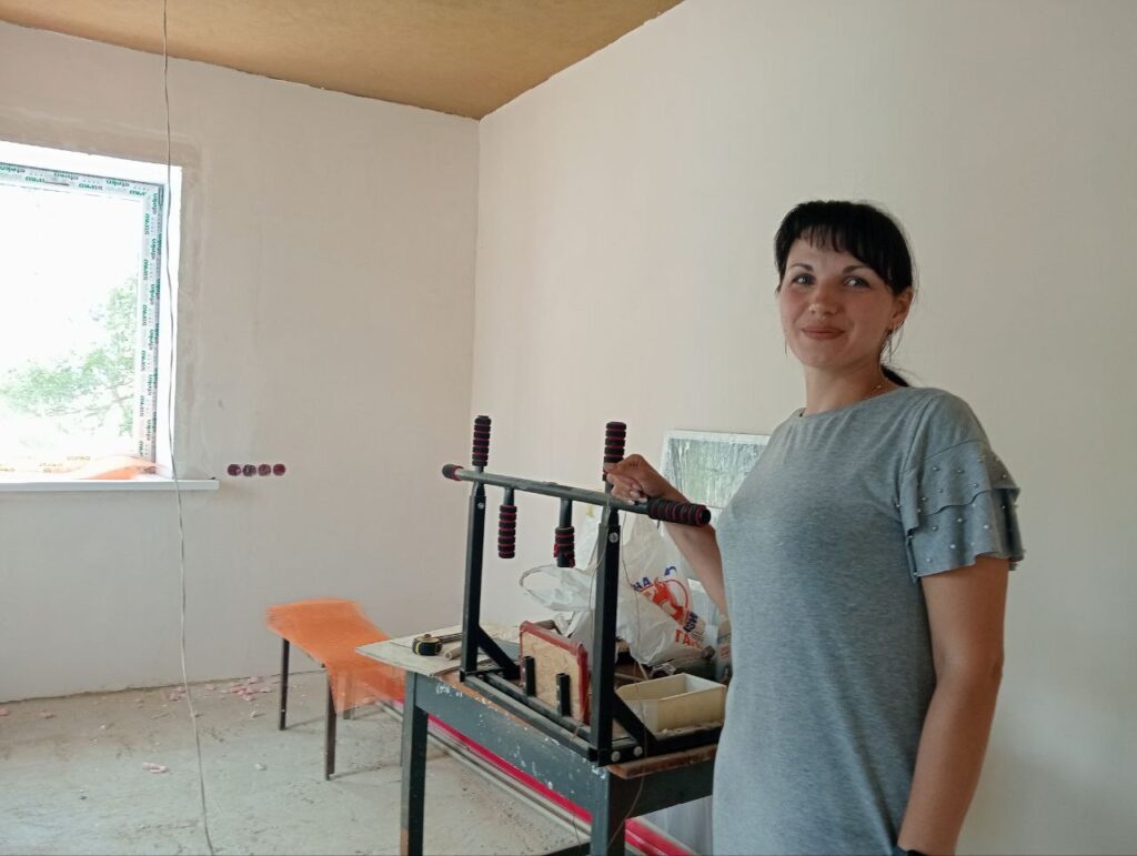 З Очеретяного в Стусики. Як переселенка підтримує дітей і чому патронатна вихователька має розлучитися з ними