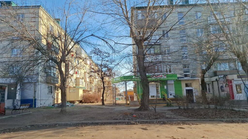 Звʼязку нема, вся надія на “Старлінки”. Жителі Рубіжного розказали про життя у місті