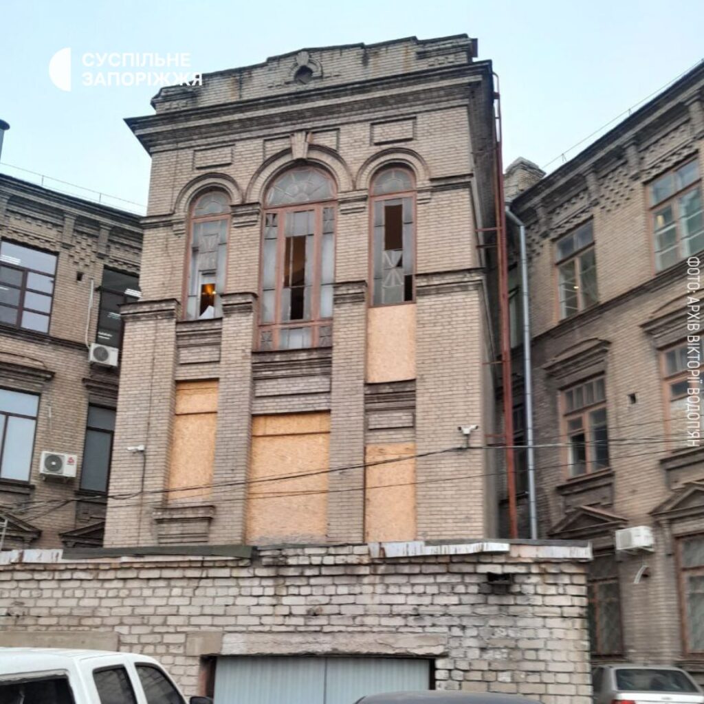 У Запоріжжі показали наслідки російського обстрілу та назвали оновлену кількість постраждалих