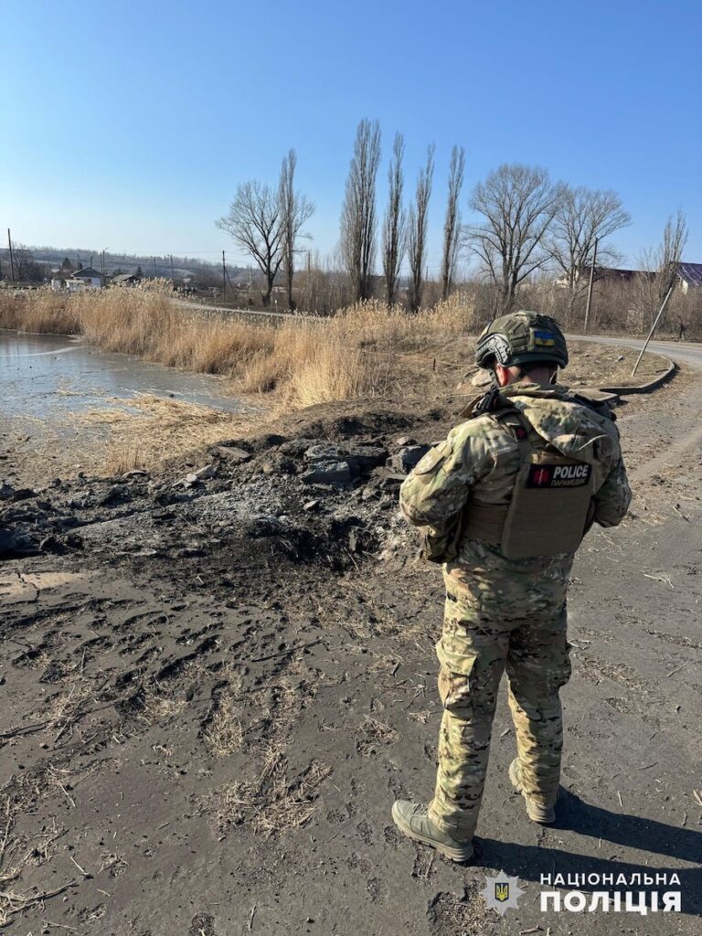 Скинули 19 авіабомб та били дронами: у поліції показали наслідки російських обстрілів Донецької області
