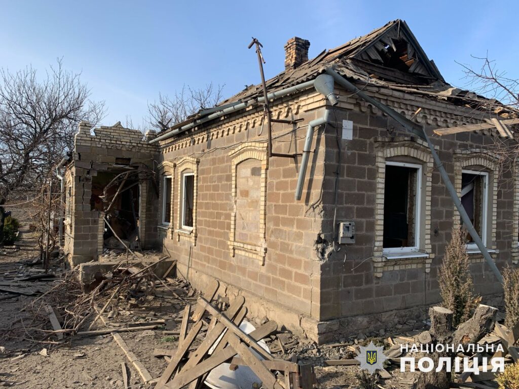 Поліцейські показали наслідки обстрілів Донеччини