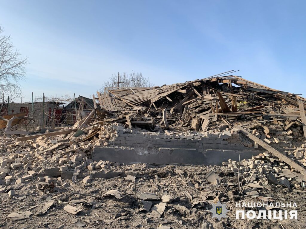Поліцейські показали наслідки обстрілів Донеччини
