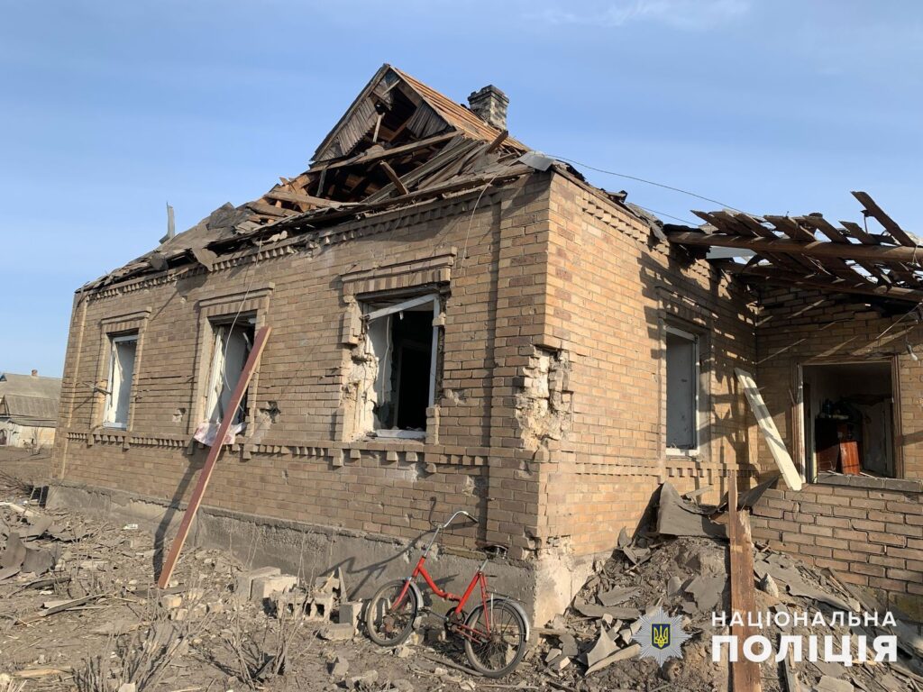 Поліцейські показали наслідки обстрілів Донеччини