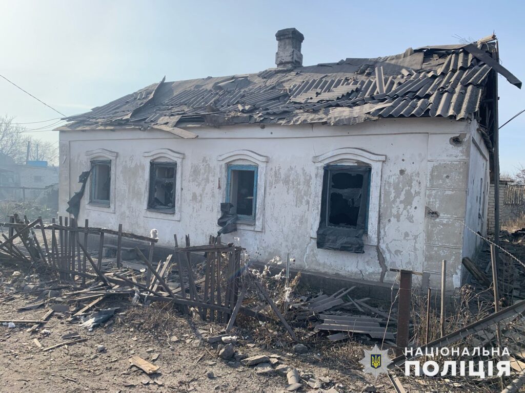 Поліцейські показали наслідки обстрілів Донеччини