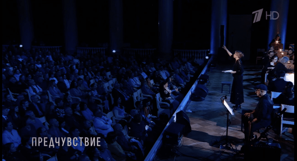 Як в окупації намагаються стерти пам’ять про річницю вторгнення та нав’язати власні звичаї про “захисників вітчизни”