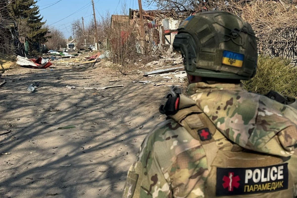 Скинули 19 авіабомб та били дронами: у поліції показали наслідки російських обстрілів Донецької області