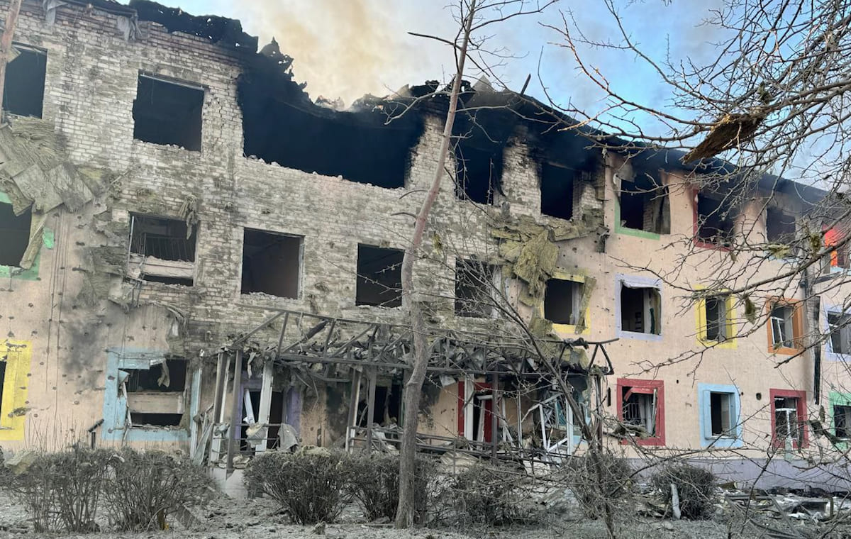Тринадцять жителів Донеччини стали жертвами обстрілів за добу. Які населені пункти були під вогнем росіян