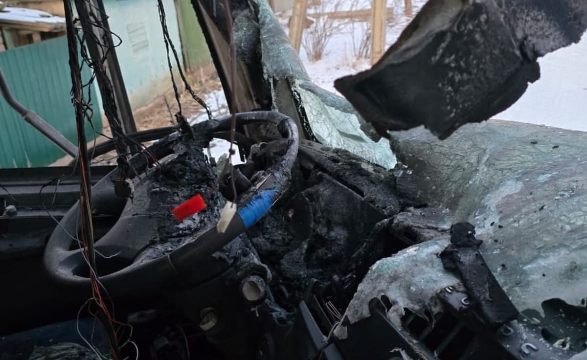 У Костянтинівці FPV-дрон росіян атакував працівників ДСНС, які розвозили людям воду. Опубліковано фото наслідків