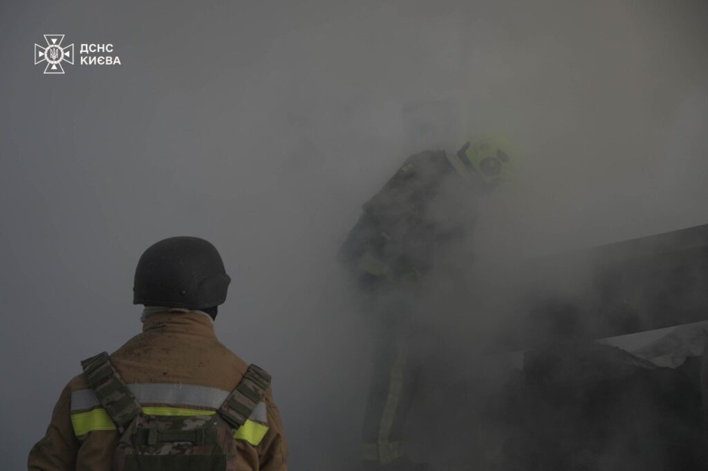 Російські війська атакували вночі Київ. Опубліковані фото наслідків ударів