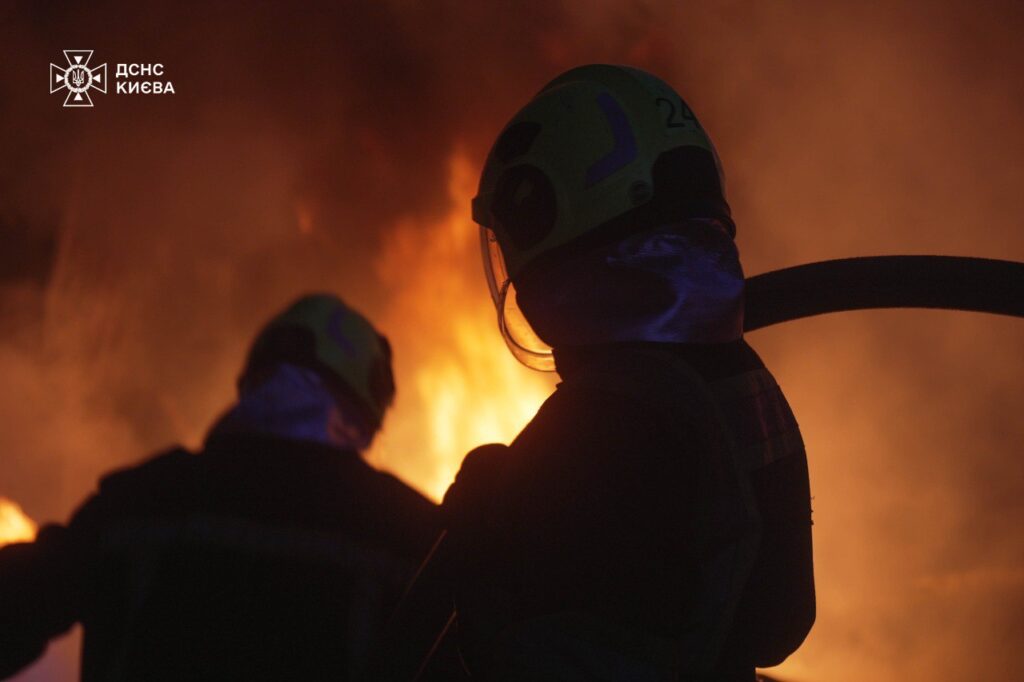 Російські війська атакували вночі Київ. Опубліковані фото наслідків ударів