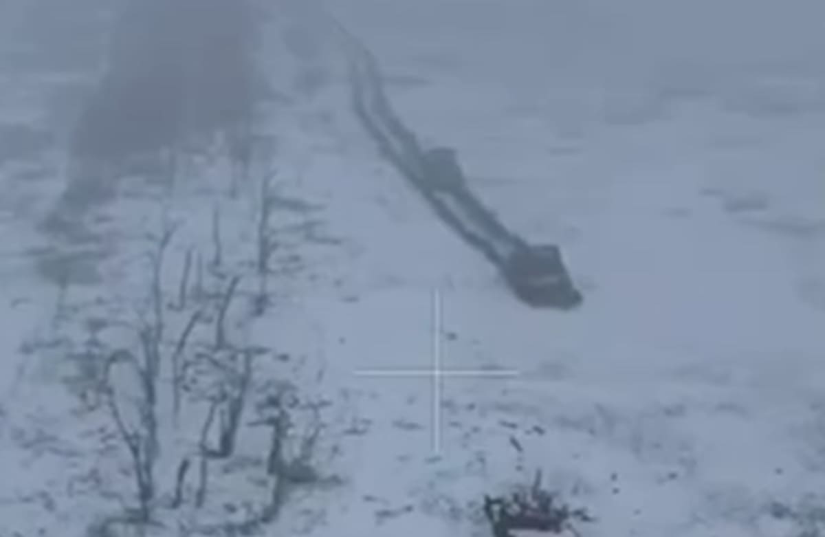 Луганські прикордонники зупинили штурм росіян у районі Кремінної снайперським пострілом із гаубиці. Опубліковано відео