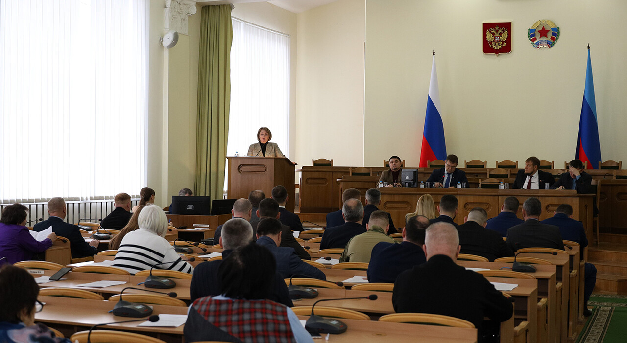 Не відповідає дійсності. На окупованій Луганщині обурені цифрам, які “ЛНР” видає за середню зарплату