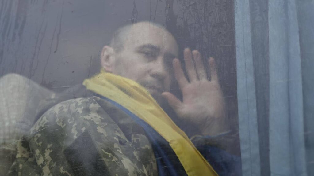 Україна повернула з російського полону 150 захисників. Опубліковані зворушливі фото (Оновлено)