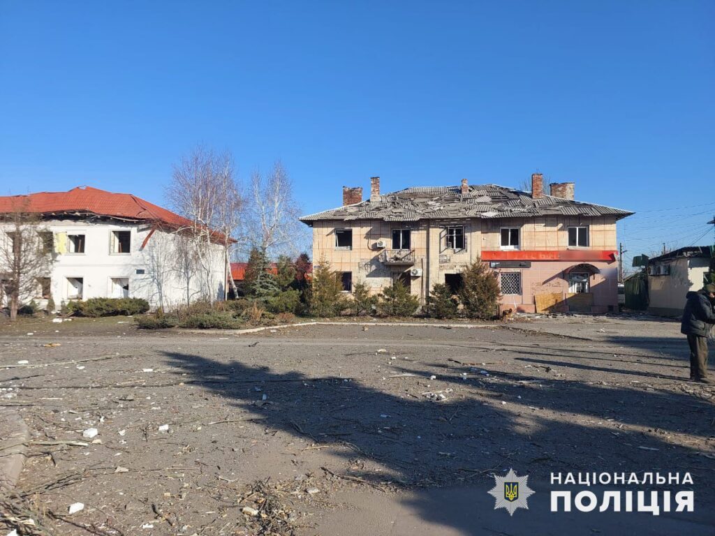 Троє людей були поранені внаслідок обстрілів Донеччини за минулу добу: у поліції розповіли подробиці
